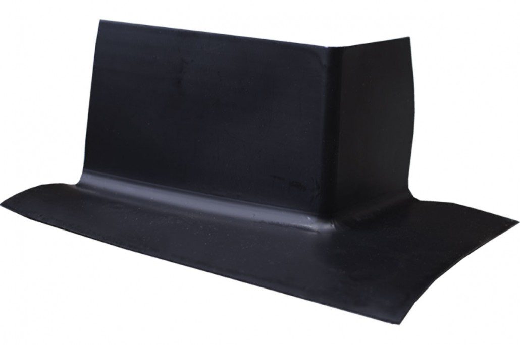 Radonsperre og radonmåler fra Baca, inkludert hjørnestykke for optimal tetting. Dette systemet er designet for å forhindre radongassinntrengning og opprettholde et trygt innemiljø."